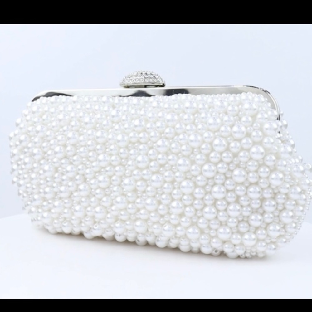 Pearl clutch